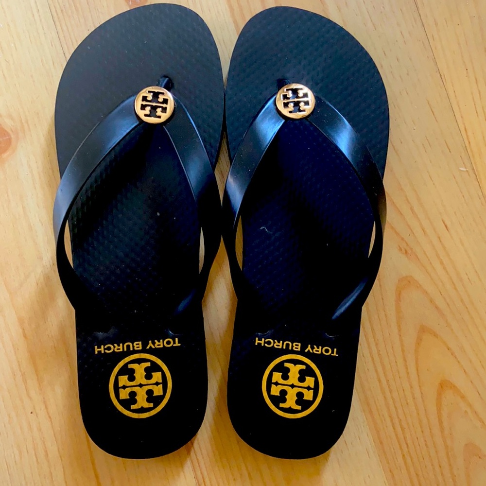 Black beach sandals